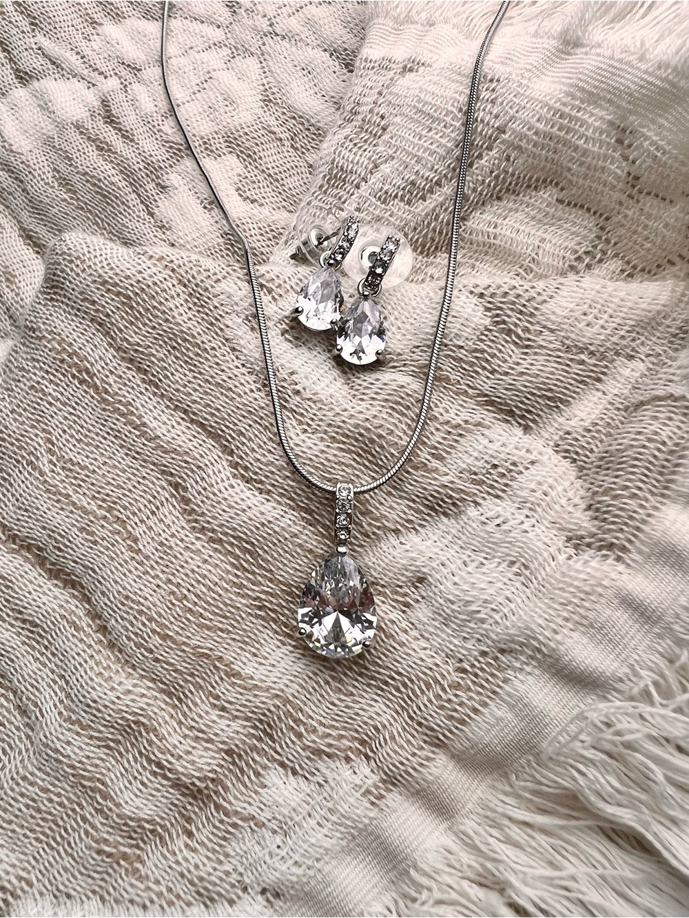 CLASSIC Clear Teardrop Crystal Silver Necklace and Earrings Matching Set